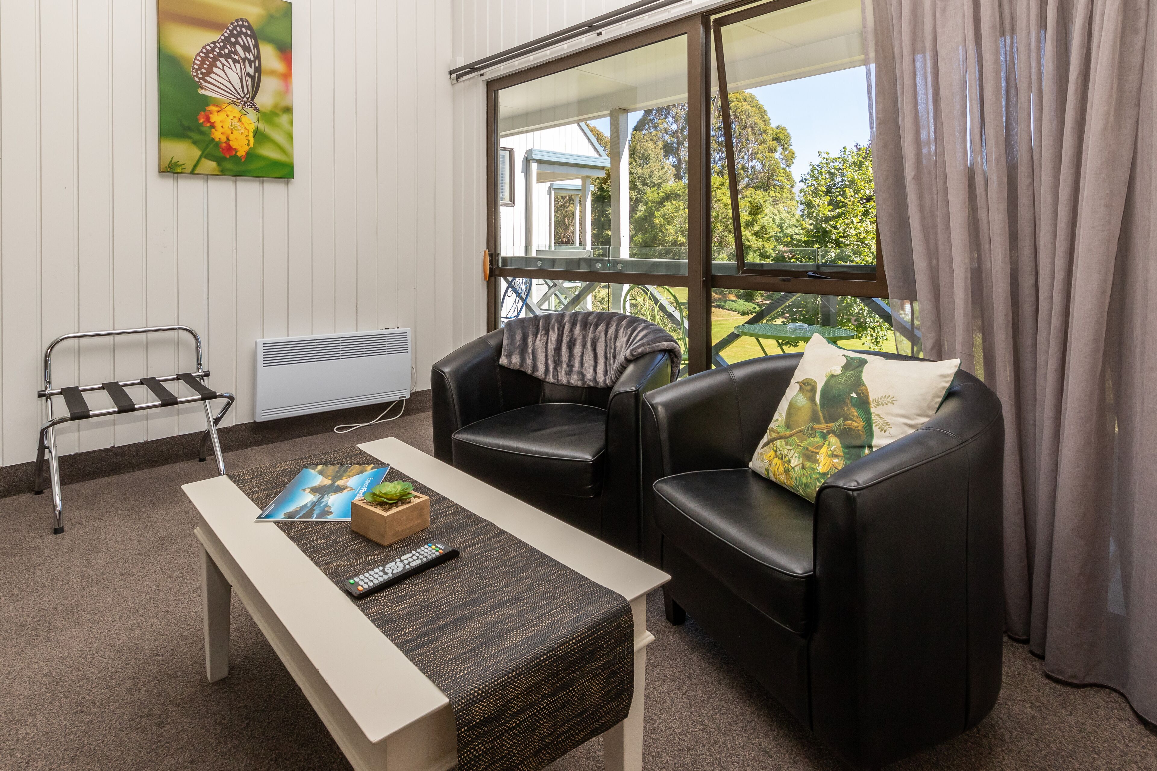 Superior King & Single Studio | Laptop workspace, blackout drapes, iron/ironing board, free WiFi