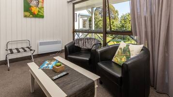 Superior-Studio | 2 Schlafzimmer, laptopgeeigneter Arbeitsplatz, Verdunkelungsvorhänge