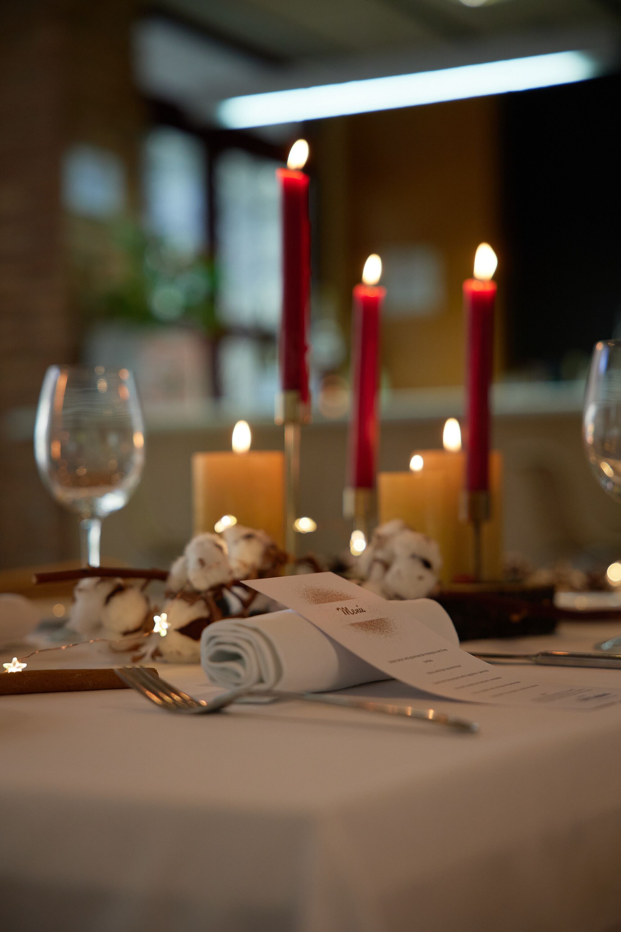 lunch and dinner served, pool views