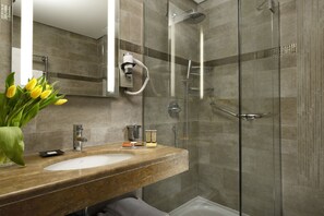 Economy Room, Accessible | Bathroom | Shower, rainfall showerhead, free toiletries, hair dryer - Diamante Hotel (Alessandria)