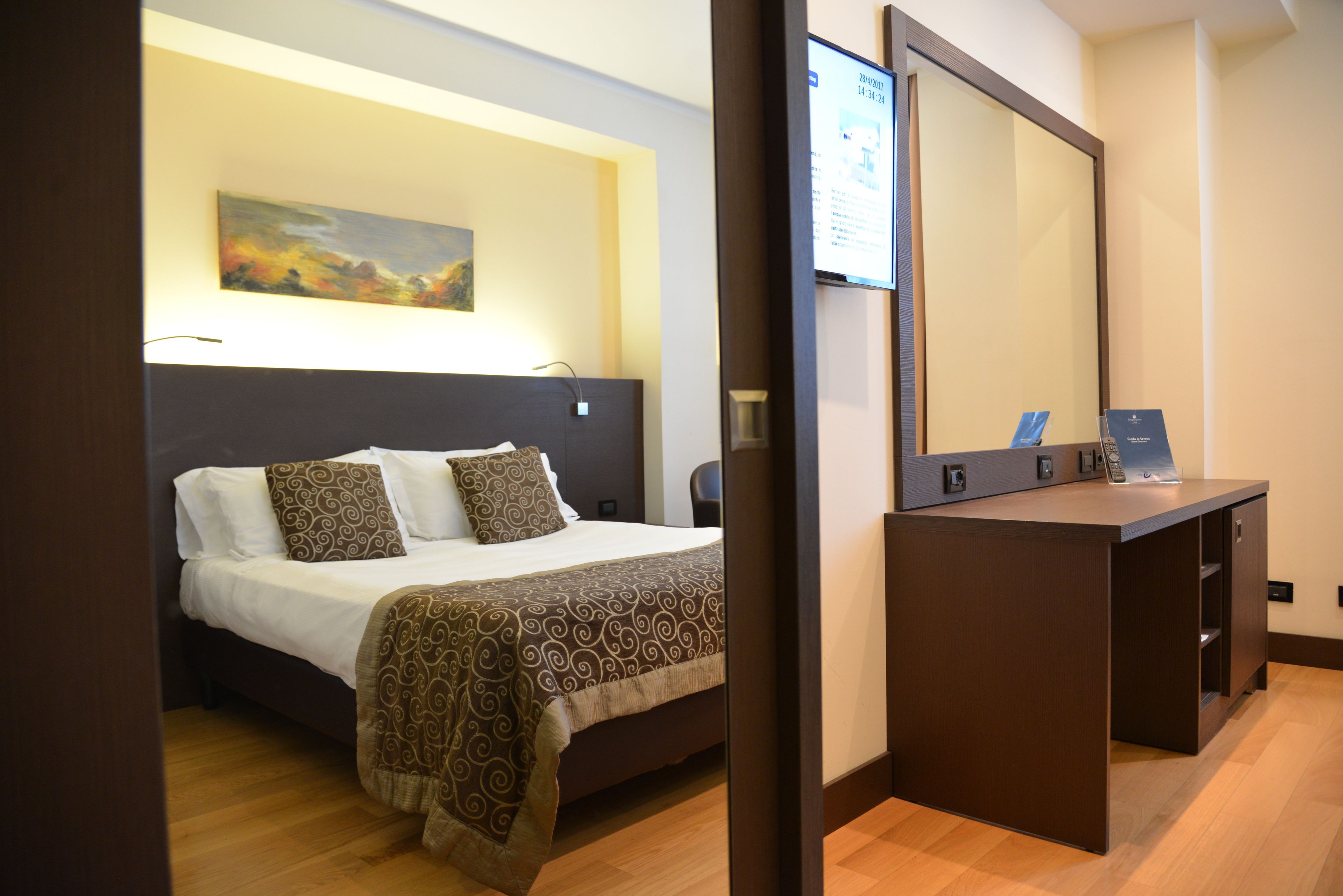 economy room, accessible | premium bedding, down duvets, minibar, in-room safe