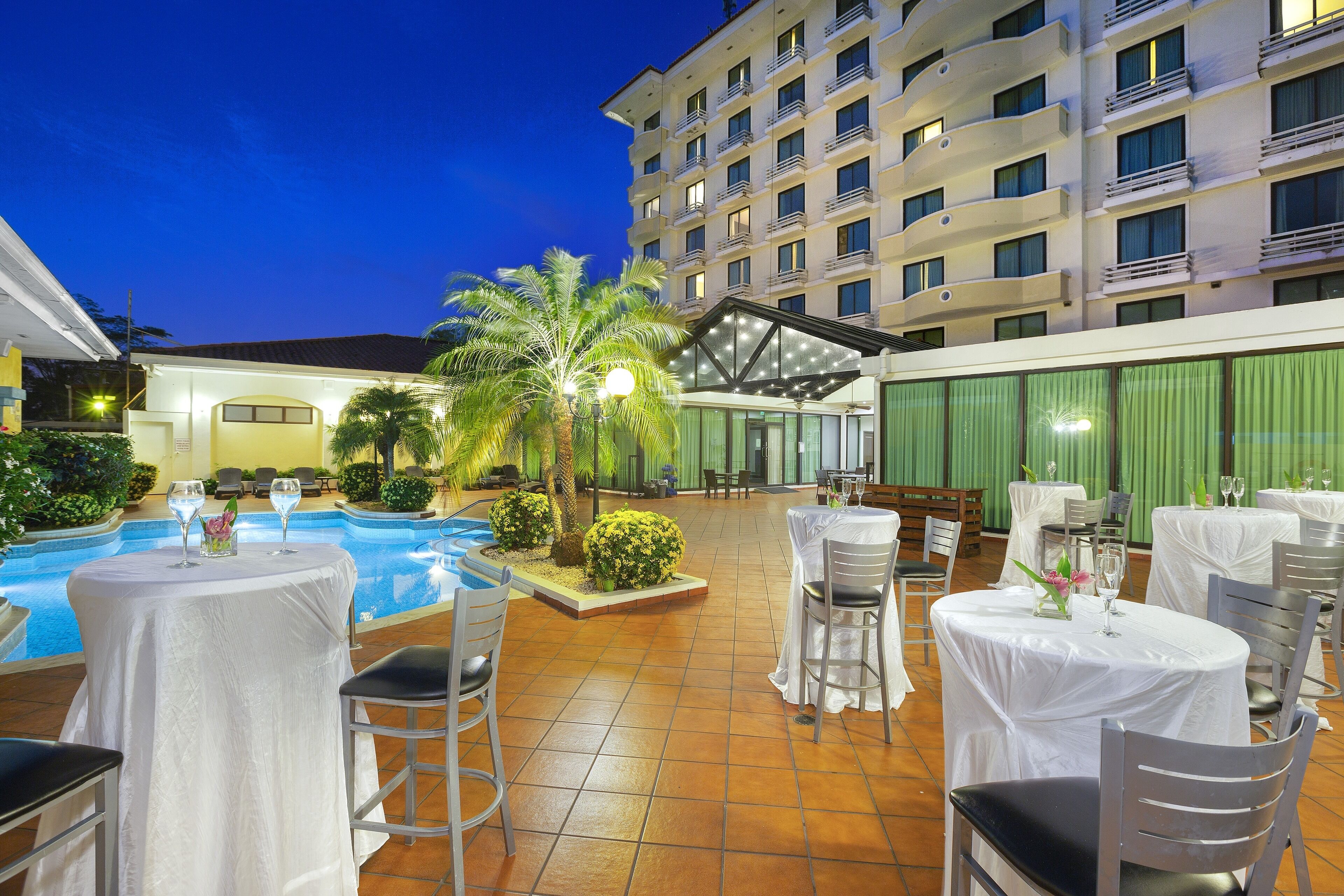 suite, 1 king bed | garden view