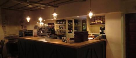 Bar (en el alojamiento)