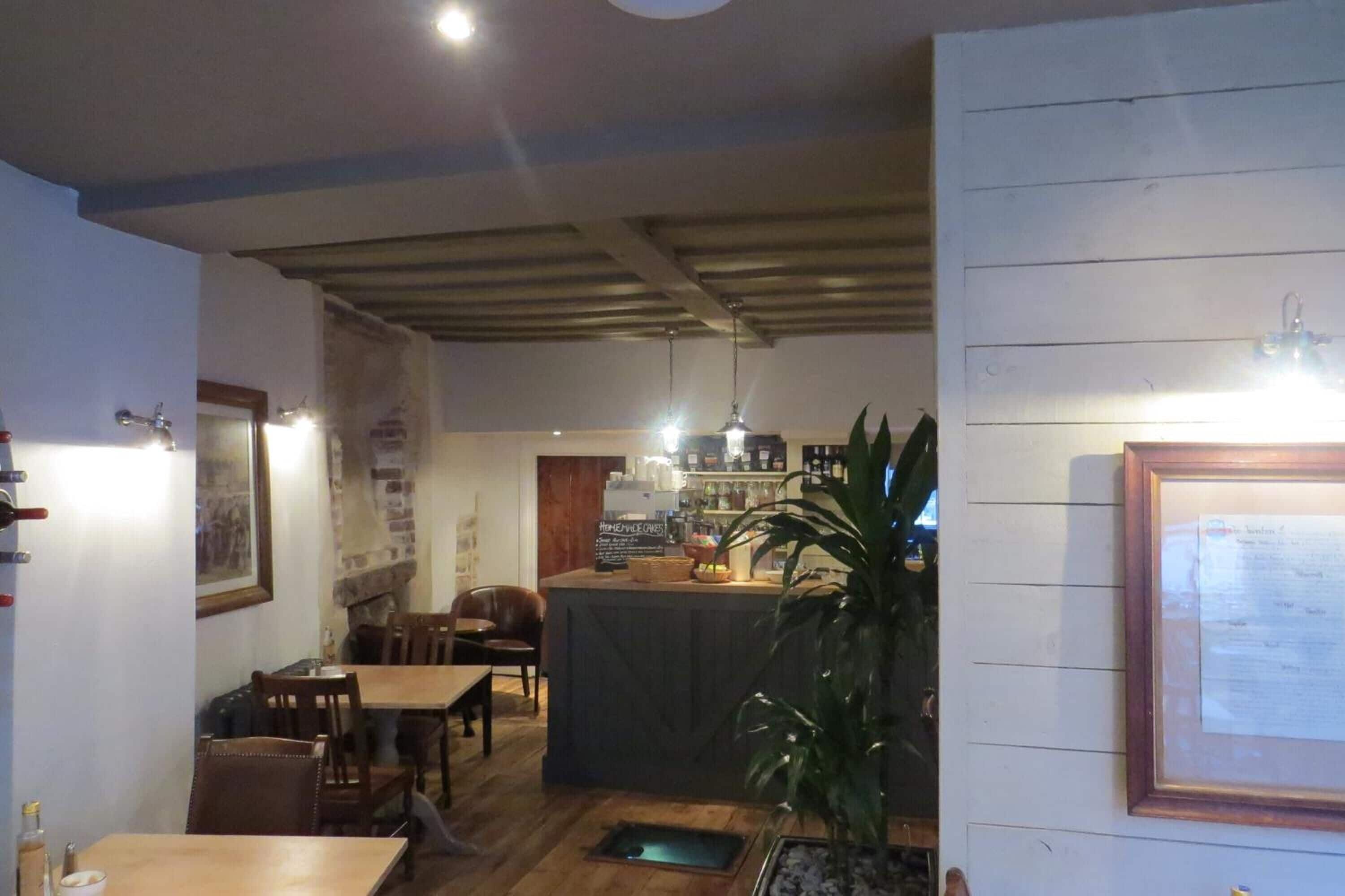 breakfast, lunch, dinner served; british cuisine