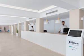 Lobby - THB Cala Lliteras Hotel - Adults Only (Capdepera)