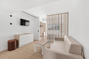 28-inch flat-screen TV with satellite channels, TV - THB Cala Lliteras Hotel - Adults Only (Capdepera)