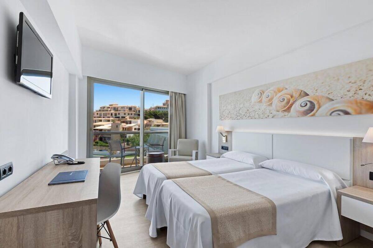 Standard Room, Balcony, Partial Sea View