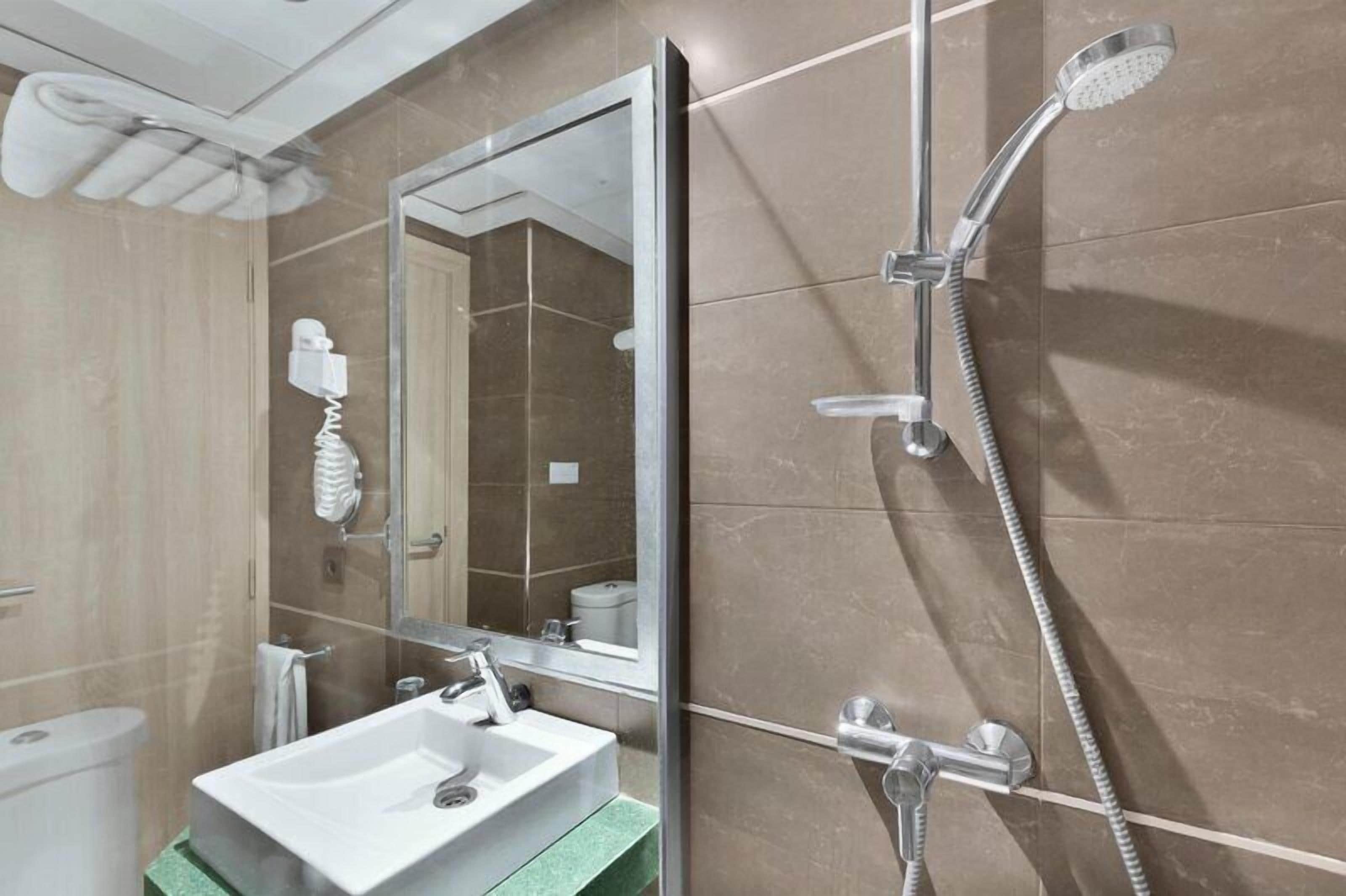 Free toiletries, hair dryer, towels