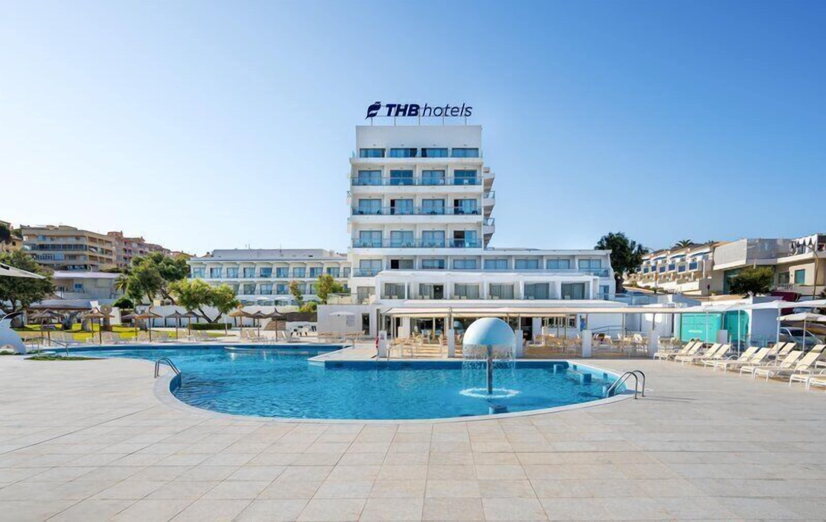 2 piscinas al aire libre, sombrillas, tumbonas