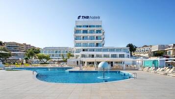 2 piscinas al aire libre, sombrillas, tumbonas