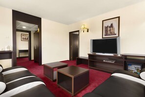 In-room safe, desk, iron/ironing board, free WiFi