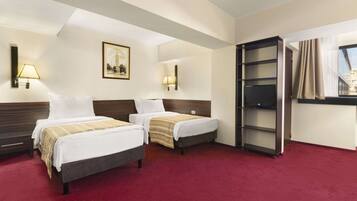 Room, 2 Twin Beds, Non Smoking | In-room safe, desk, iron/ironing board (on request), WiFi (free)