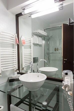 Bathroom sink - Ramada by Wyndham Iasi City Centre (Iasi)