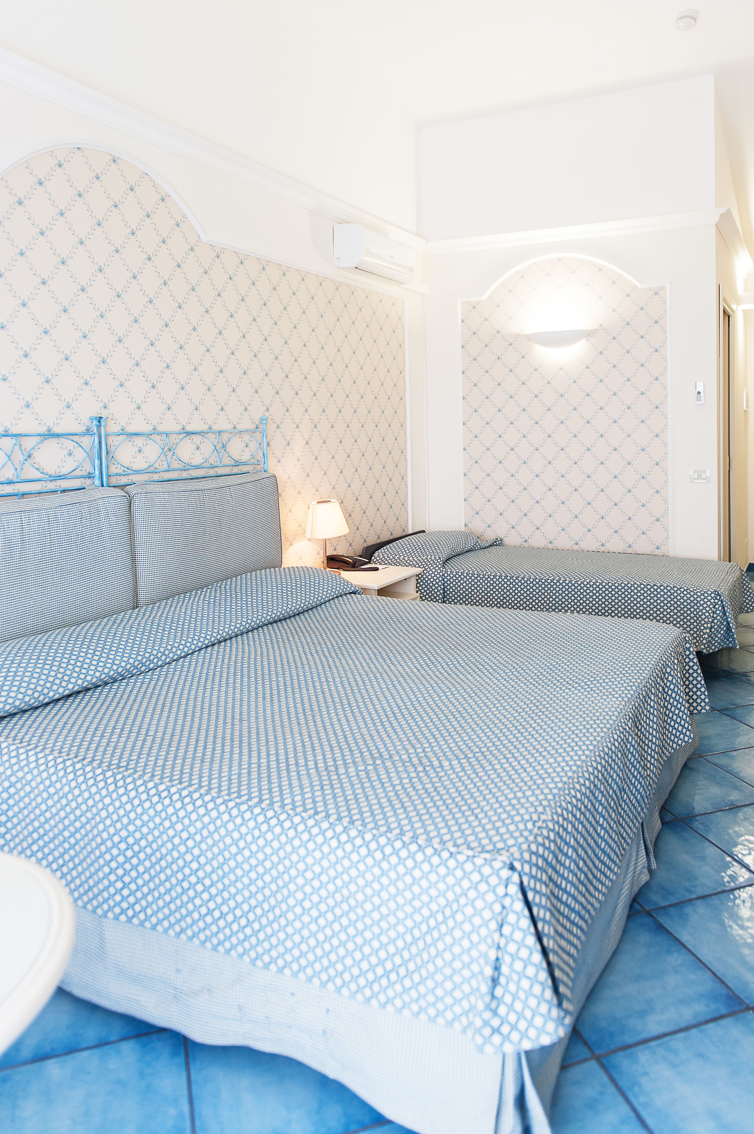 Minibar, Zimmersafe, Schreibtisch, schallisolierte Zimmer