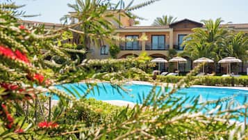 Außenpool (je nach Saison geöffnet)