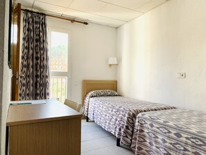 Habitación doble | Escritorio, wifi gratis, ropa de cama