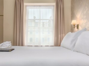 Double Room, Ensuite (Small)