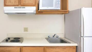 Fridge, microwave, stovetop