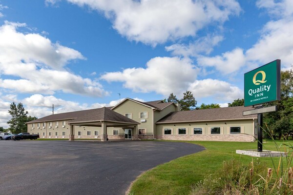 Quality Inn Redgranite - Spring Lake, WI