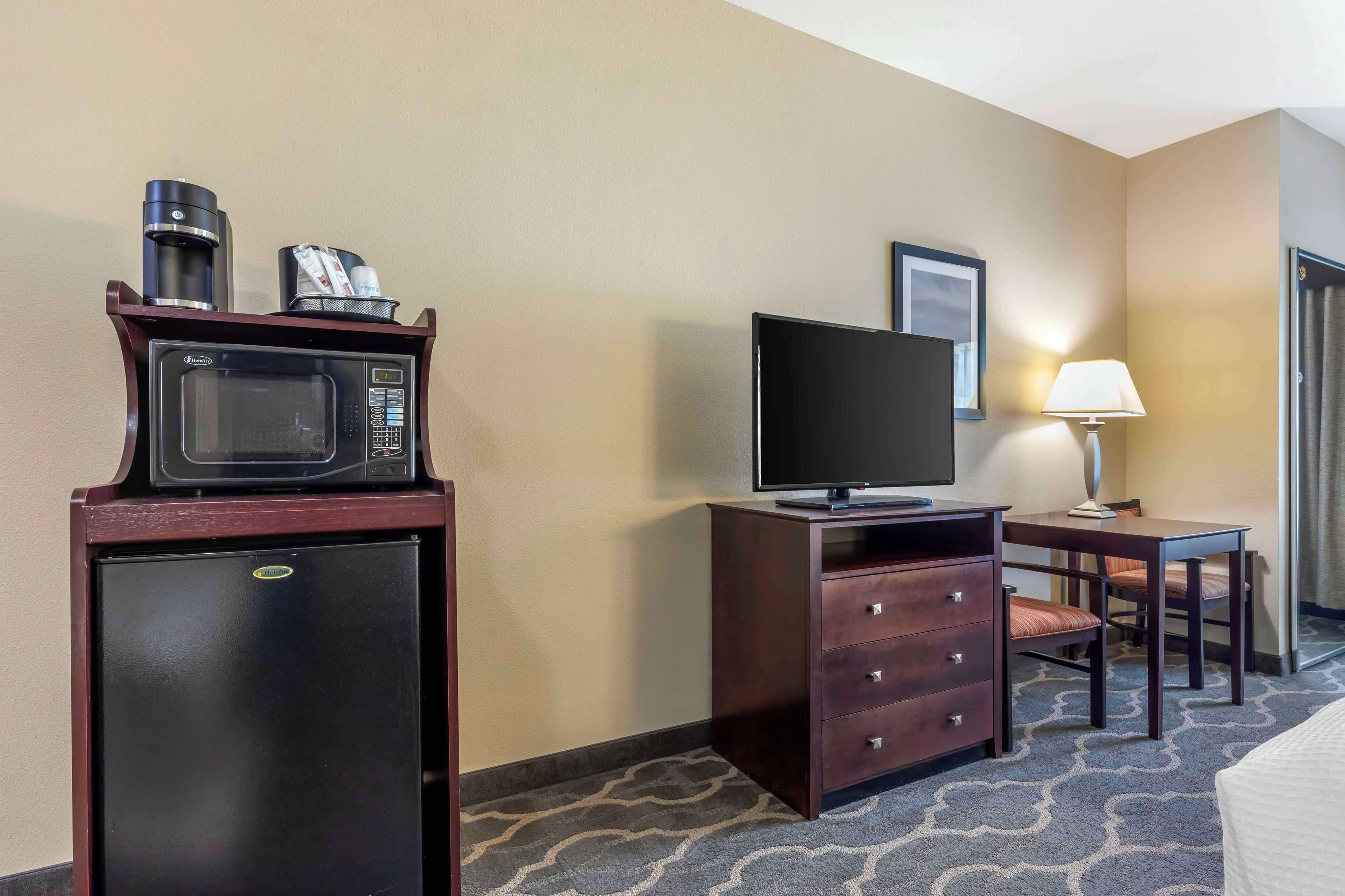 Standard Room, 2 Queen Beds, Accessible, Jetted Tub | Pillowtop beds, in-room safe, desk, laptop workspace