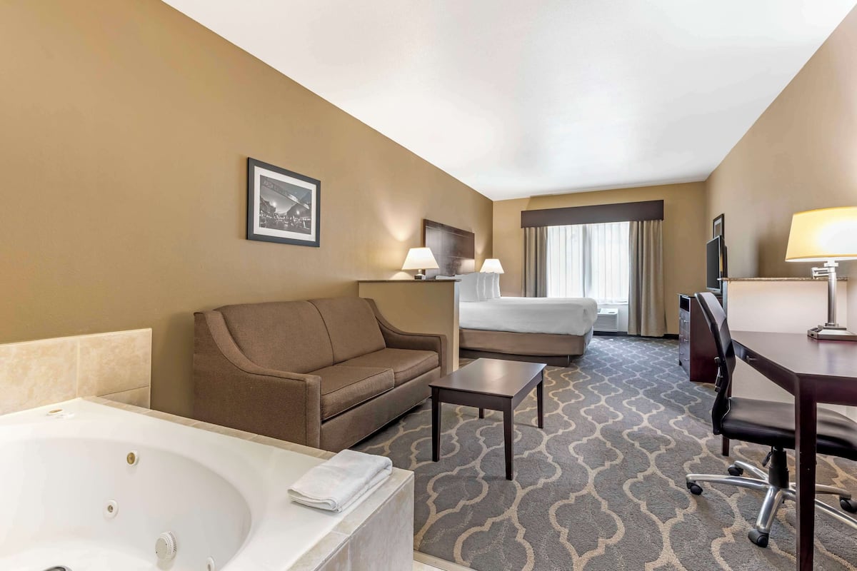 Pillow-top beds, in-room safe, desk, laptop workspace