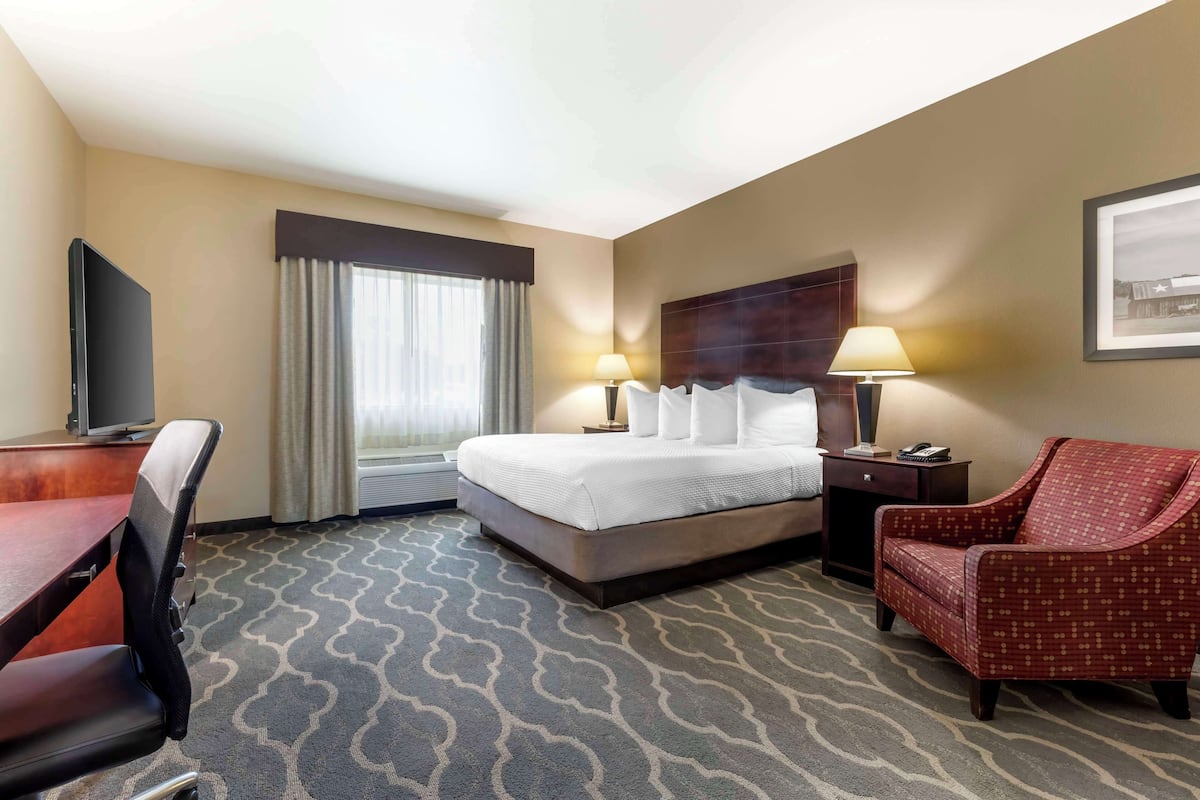 Pillow-top beds, in-room safe, desk, laptop workspace