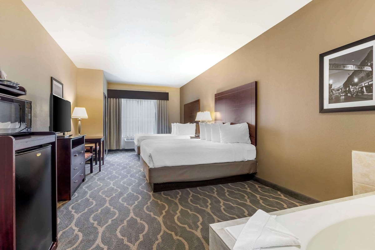 Standard Room, 2 Queen Beds, Accessible, Jetted Tub