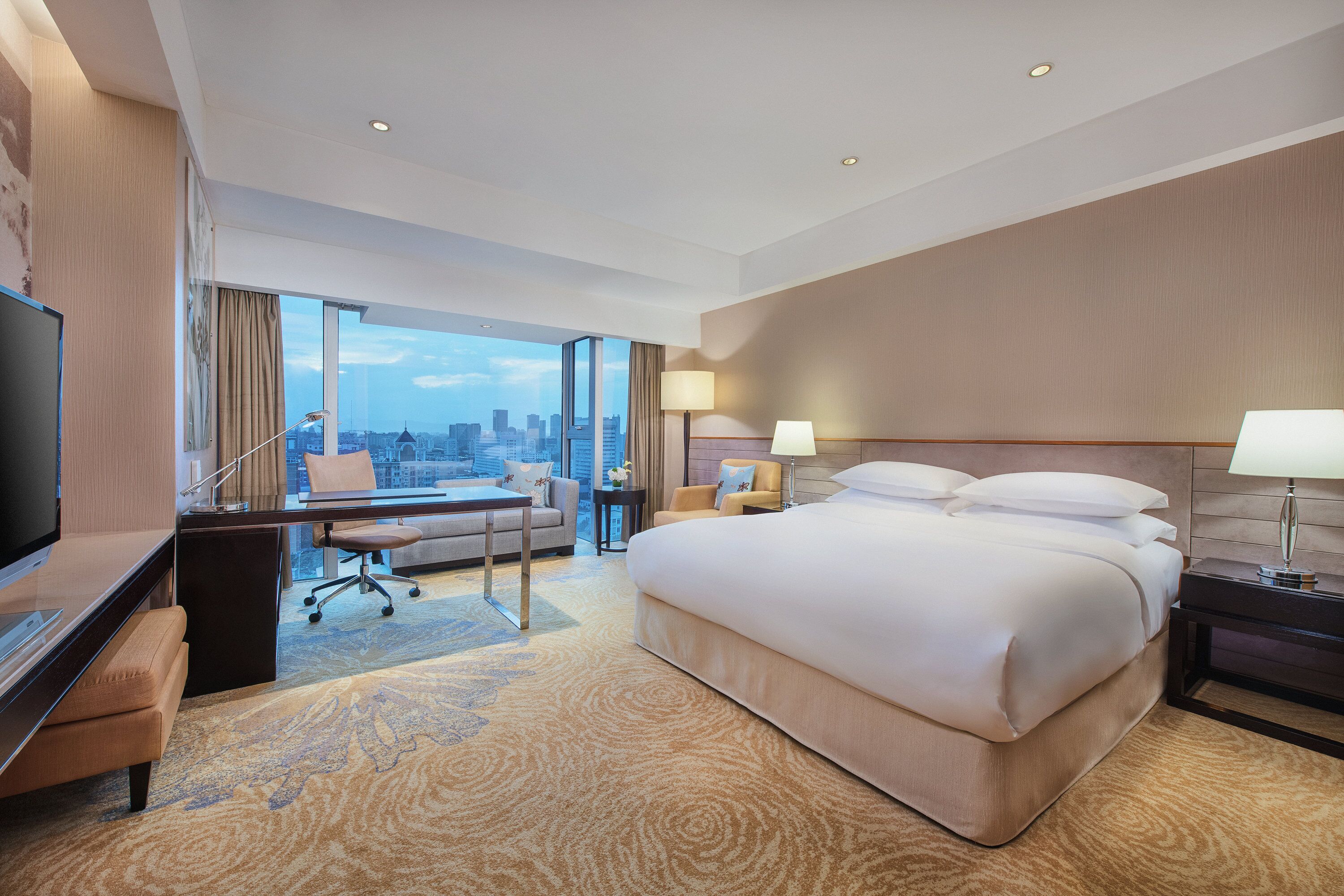 Premium Room, 1 King Bed, Club lounge access (High Floor) | Premium bedding, down duvets, minibar, in-room safe