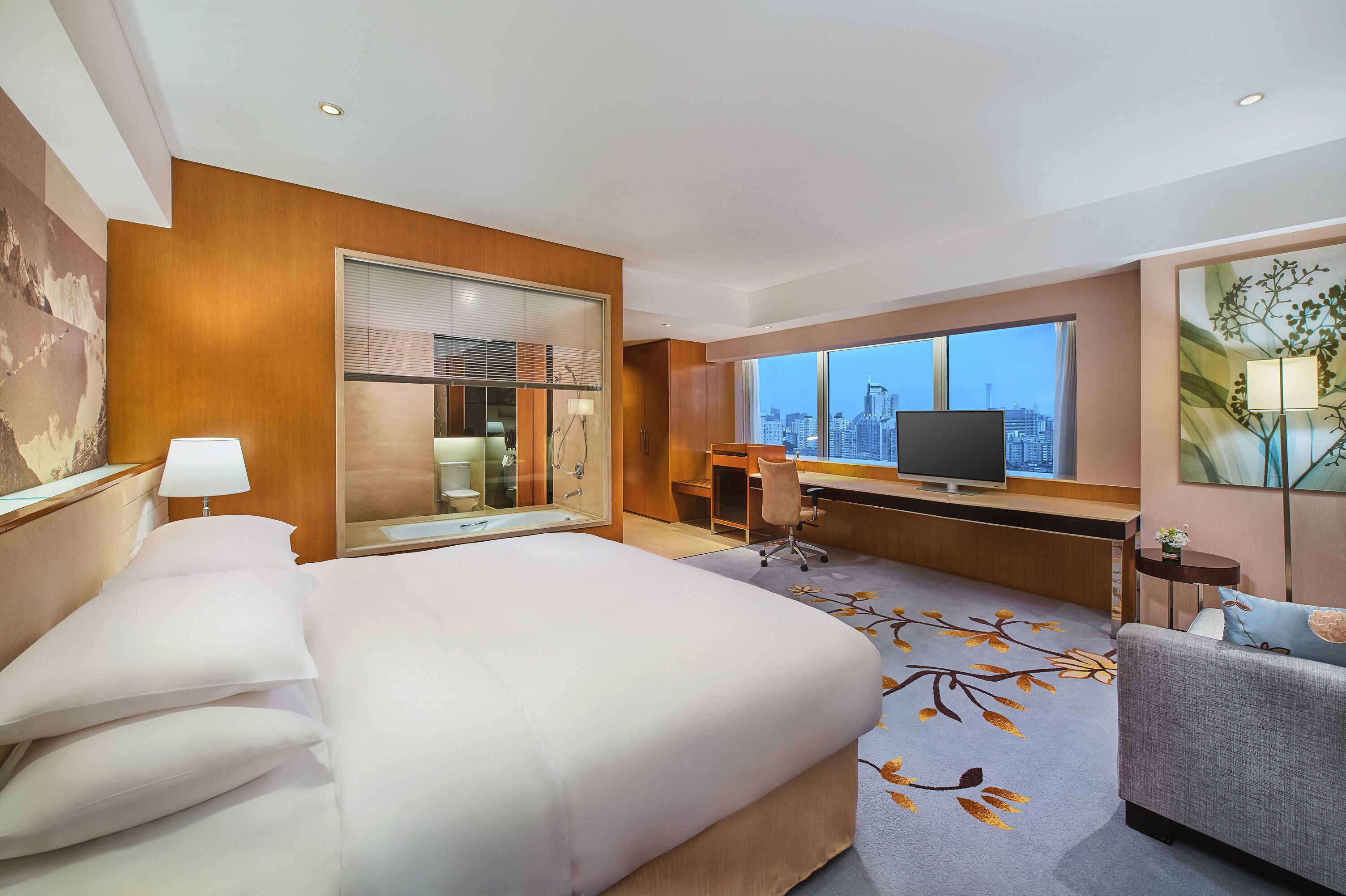 Premium Room, 1 King Bed, City View | Premium bedding, down duvets, minibar, in-room safe