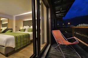 Deluxe Double or Twin Room, Non Smoking, Mountain View | Balcony