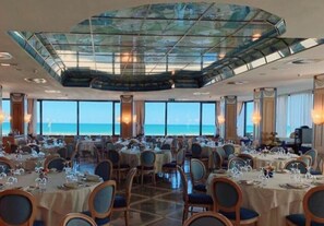 Breakfast, lunch and dinner served - Hotel Promenade (Montesilvano)