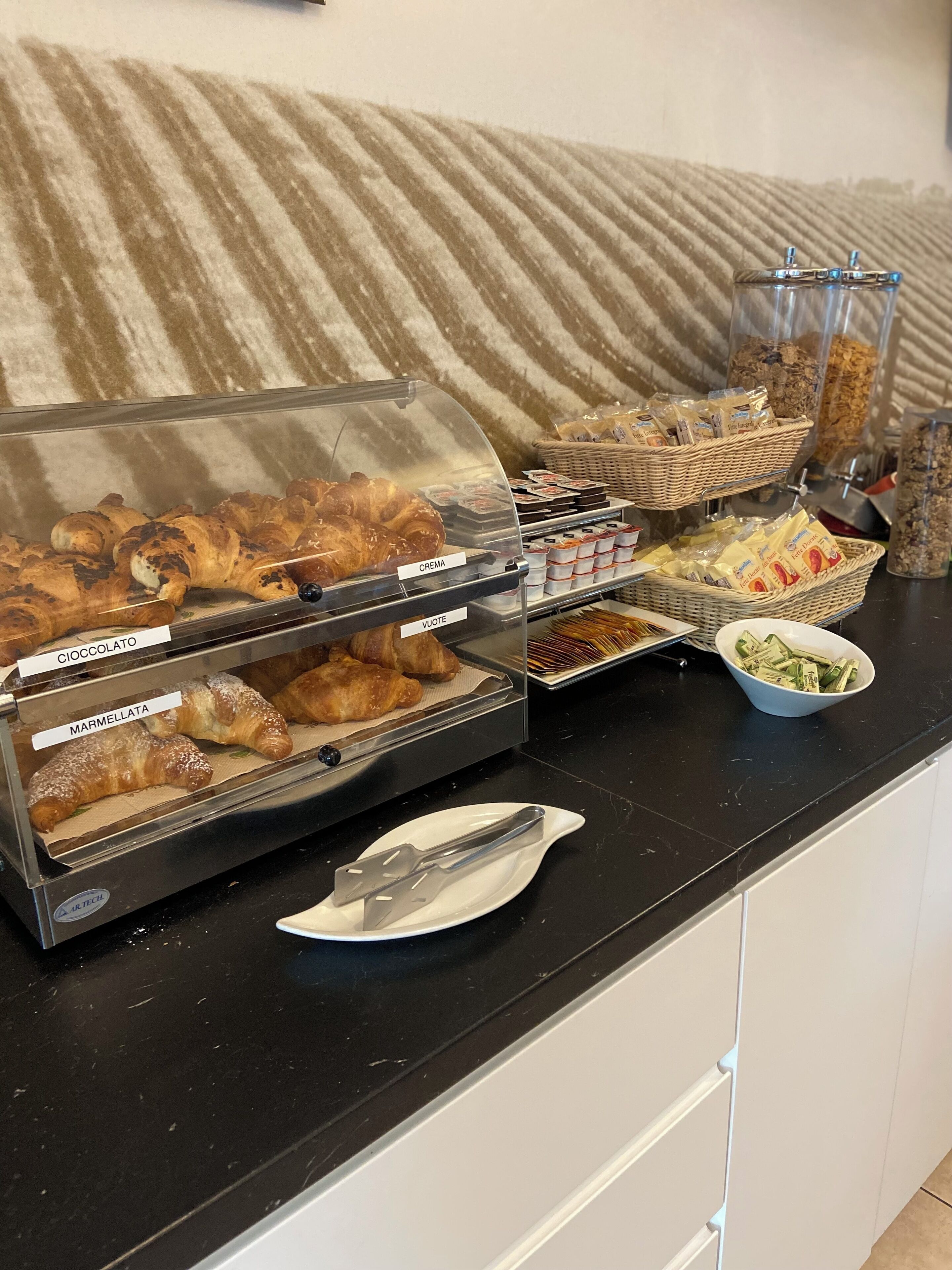 Colazione a buffet inclusa, servita tutte le mattine 