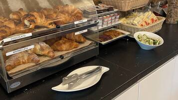 Colazione a buffet inclusa, servita tutte le mattine