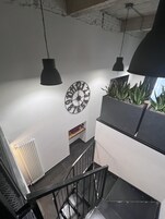 Exclusive-Loft, 1 Doppelbett und Schlafsofa | Daunenbettdecken, Zimmersafe, Schreibtisch