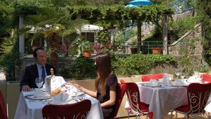 Outdoor dining - Broglia (Sirmione)