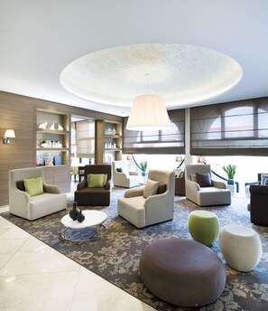 Lobby sitting area - Enjoy Garda Hotel (Peschiera del Garda)