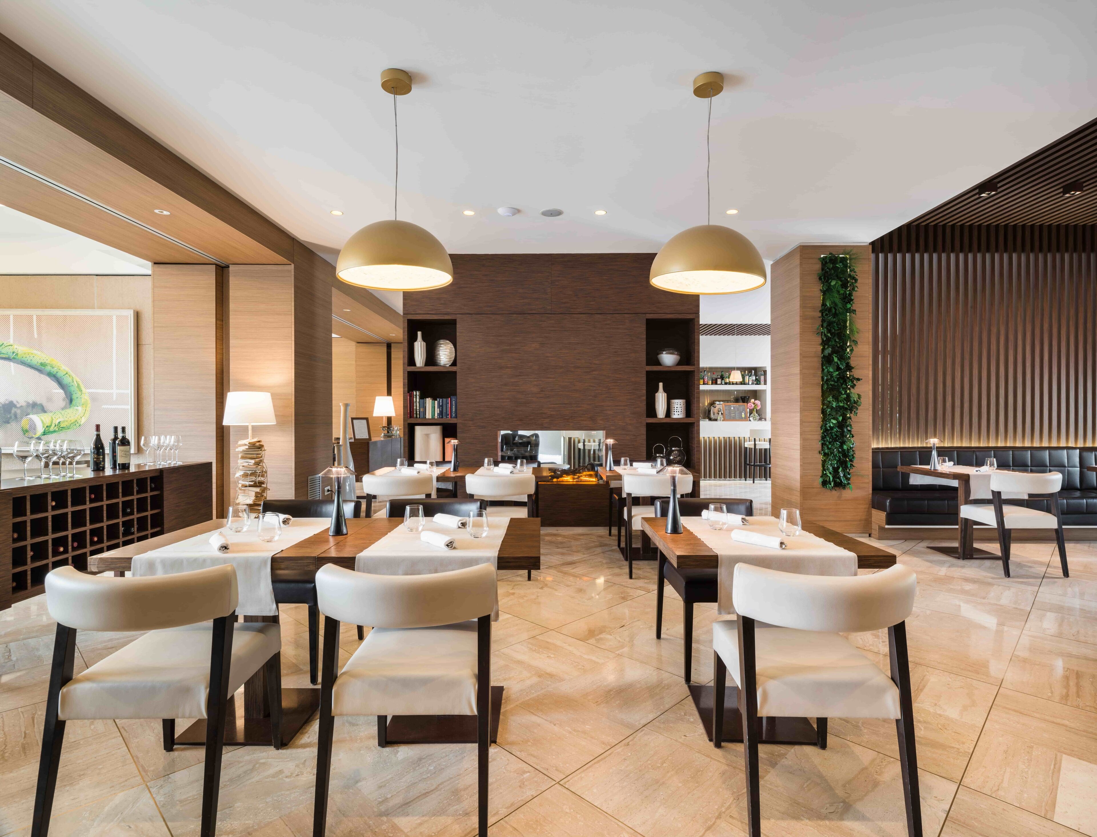 lunch and dinner served, italian cuisine