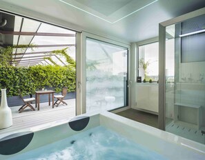 Suite, Terrace, Lake View (Jacuzzi Sweet SPA) | Premium bedding, minibar, in-room safe, desk - Enjoy Garda Hotel (Peschiera del Garda)