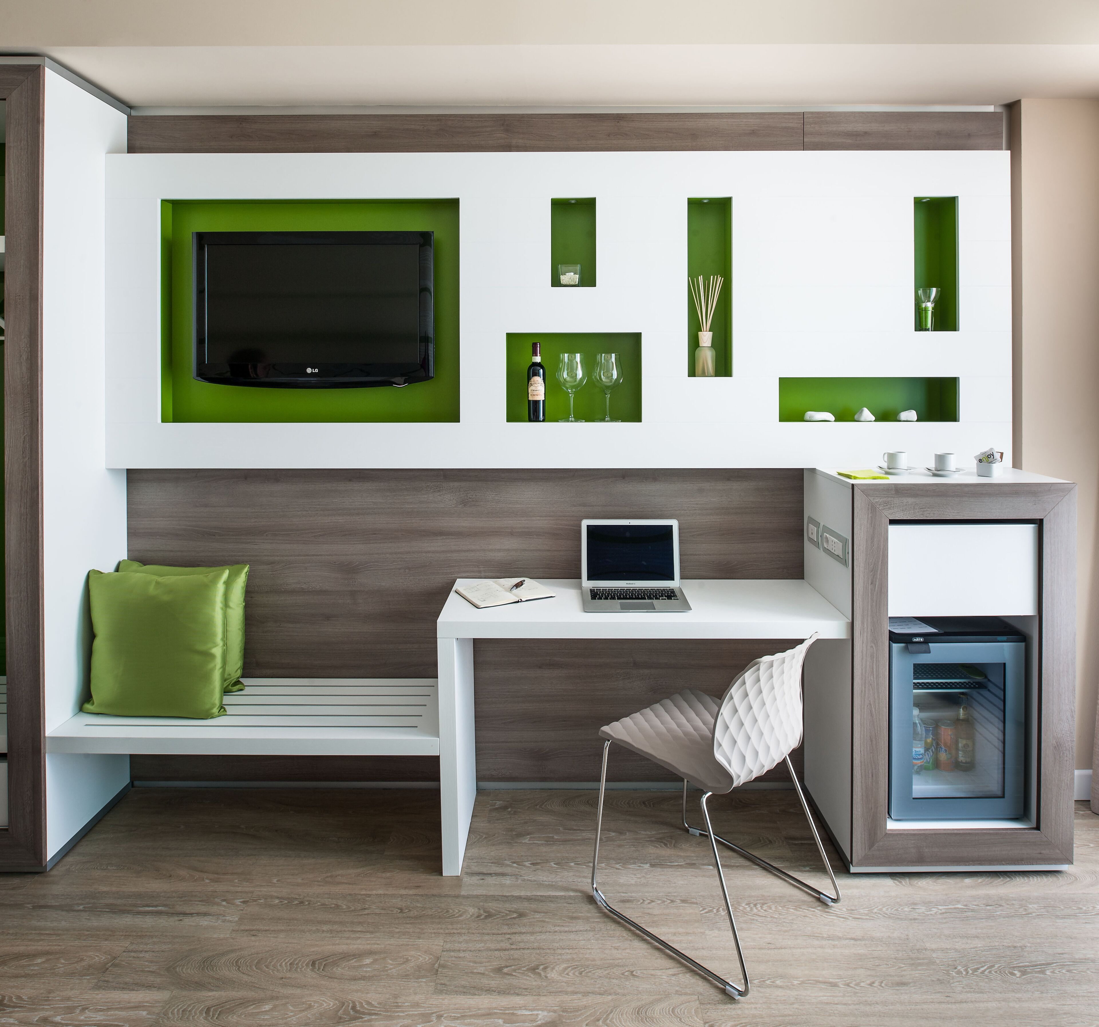 1 bedroom, premium bedding, minibar, in-room safe