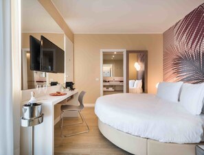 Suite, Terrace, Lake View (Jacuzzi Sweet SPA) | Premium bedding, minibar, in-room safe, desk - Enjoy Garda Hotel (Peschiera del Garda)