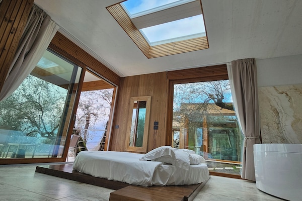 Suite (Eco) | Biancheria da letto di alta qualità, minibar, una cassaforte in camera