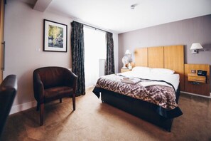 Standard Double Room | Minibar, in-room safe, iron/ironing board, free WiFi