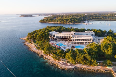 Exterior. Hotel Parentium Plava Laguna