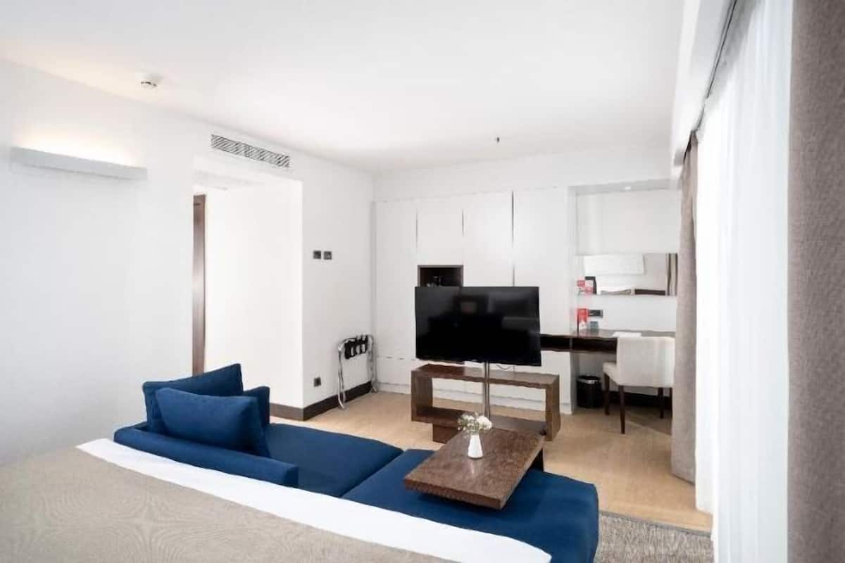 Minibar, in-room safe, desk, blackout curtains