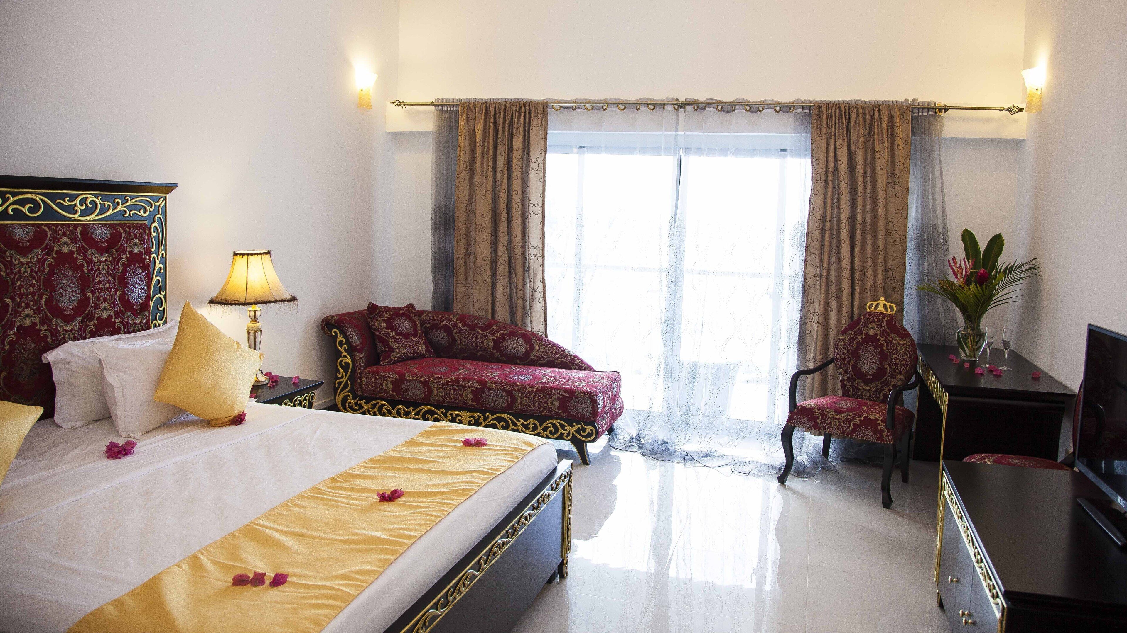 Egyptian cotton sheets, premium bedding, minibar, in-room safe