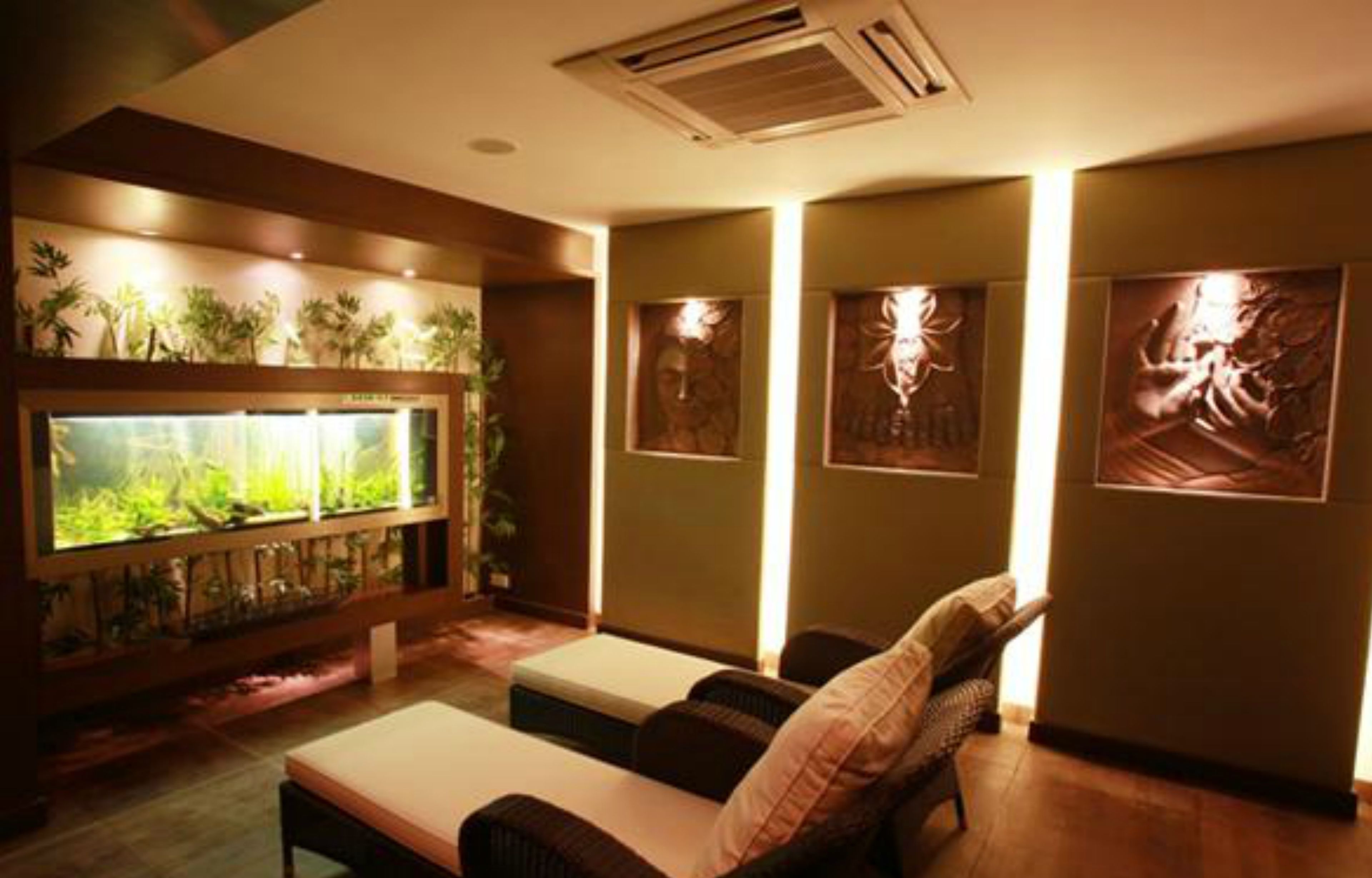 body treatments, aromatherapy, body wraps, body scrubs