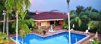 Angkor Hotel