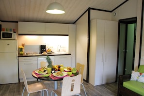 Fridge, microwave, stovetop, dishwasher - Lagrange Vacances Les Cottages Varois (Sollies-Toucas)