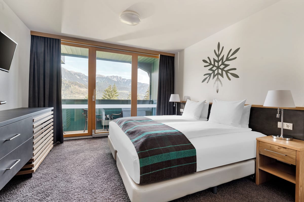Apartment, 1 Bedroom | 2 bedrooms, hypo-allergenic bedding, in-room safe, iron/ironing board