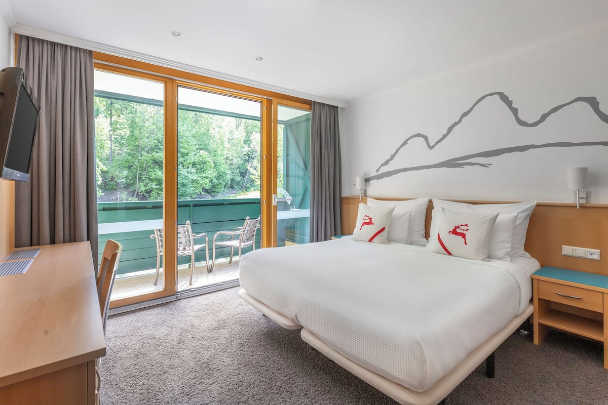Family Apartment, 2 Bedrooms | 2 bedrooms, hypo-allergenic bedding, in-room safe, iron/ironing board